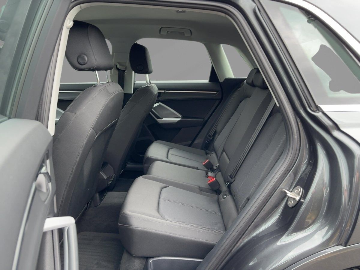 Audi Q3 SUV S line 35 TFSI S tronic LED SW foto 9