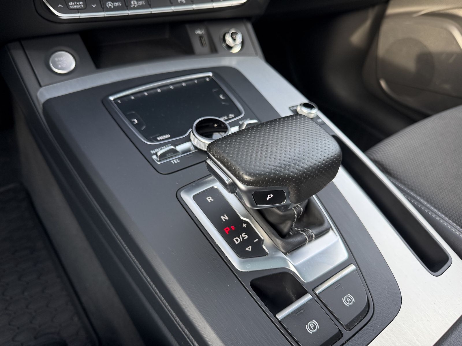 Fahrzeugabbildung Audi Q5 40 TDI qu. Sport S-LINE|NAVI|R-KAMERA|PANO