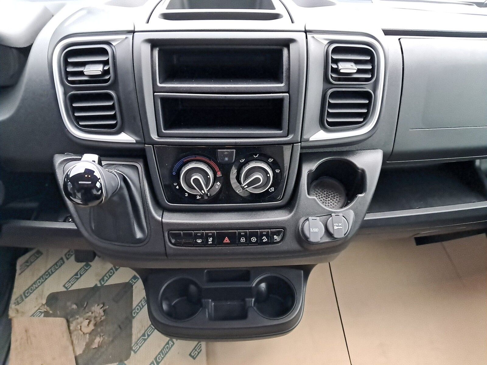 Fahrzeugabbildung Sunlight Adventure T 67 Automatik, Dörr Edition, TV