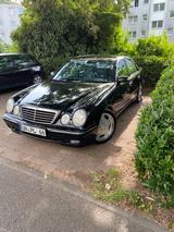 Mercedes-Benz E 270 CDI Avantgarde - schwarze Mercedes-Benz E 270