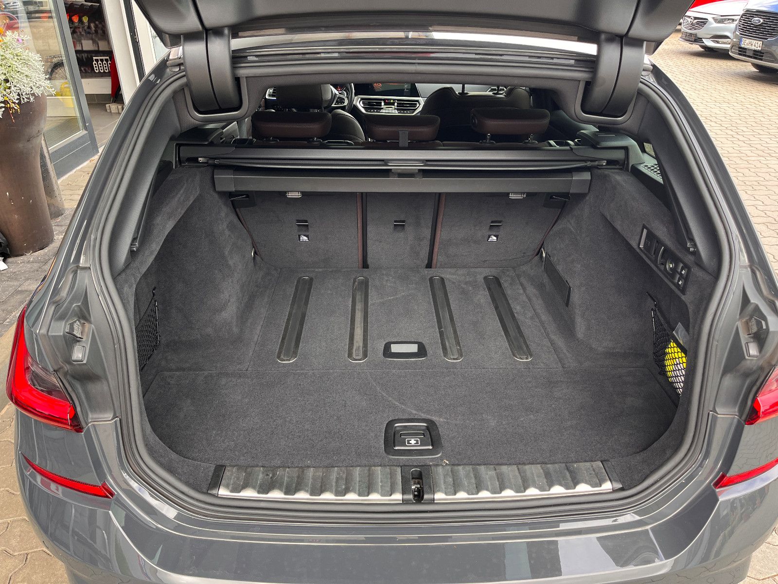 Fahrzeugabbildung BMW BMW Touring 330 D M-Line Sport AUT/Dach
