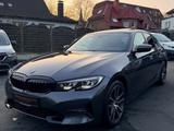 BMW 330 e Sport Line H&K Schiebedach Headup SOH 95%