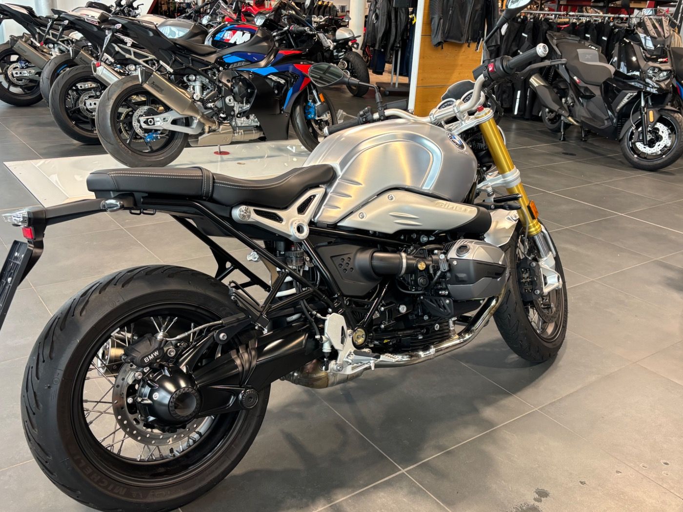 Fahrzeugabbildung BMW R nine T Option 719