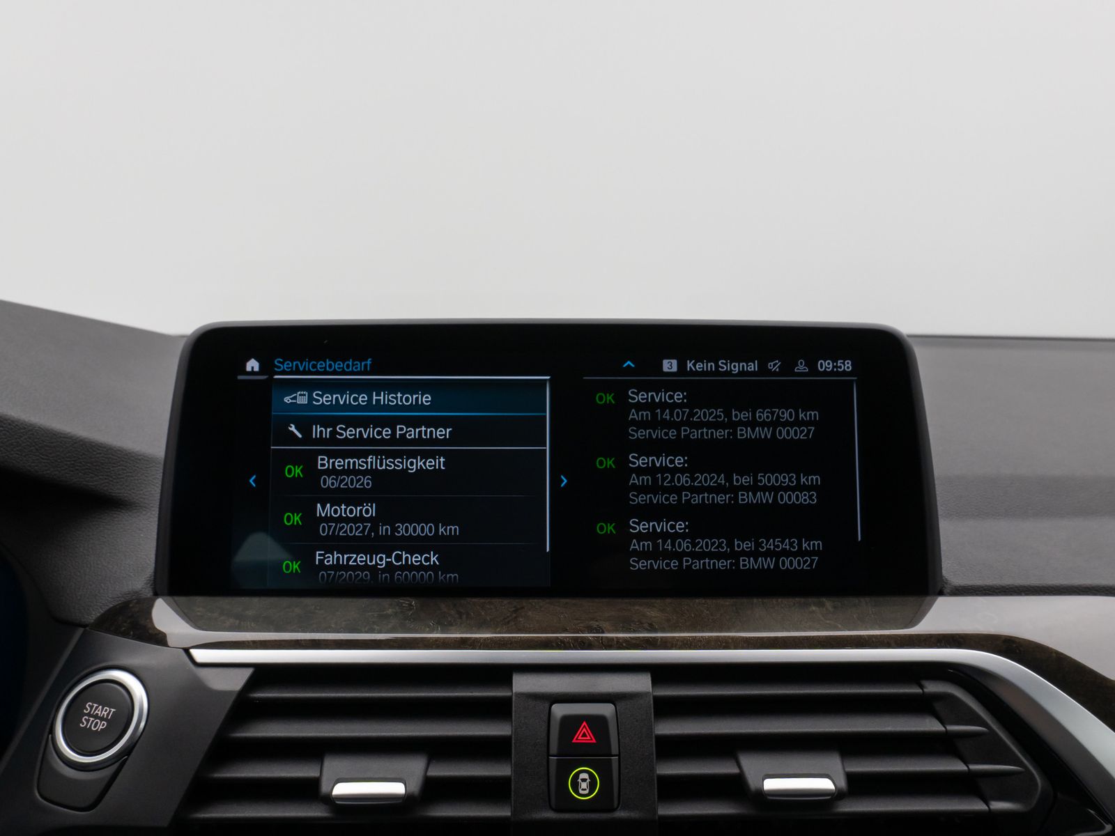 Fahrzeugabbildung BMW X3 xD30e Kamera DAB HiFi Lenkrhzg Komfort Alarm