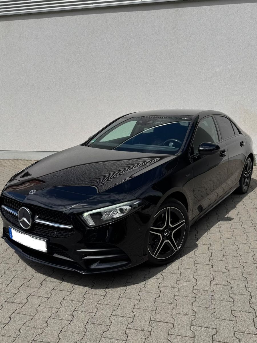 MERCEDES-BENZ A 250 e Lim. AMG Line / MBUX / LED / Navi / 8BR
