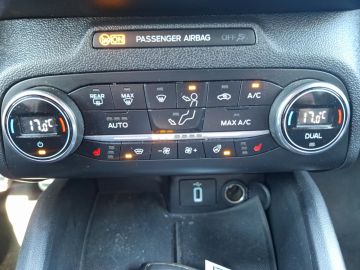 Ford Focus ST-Line 1.0 °LED°Navi°Kamera°SHZ°Keyless°