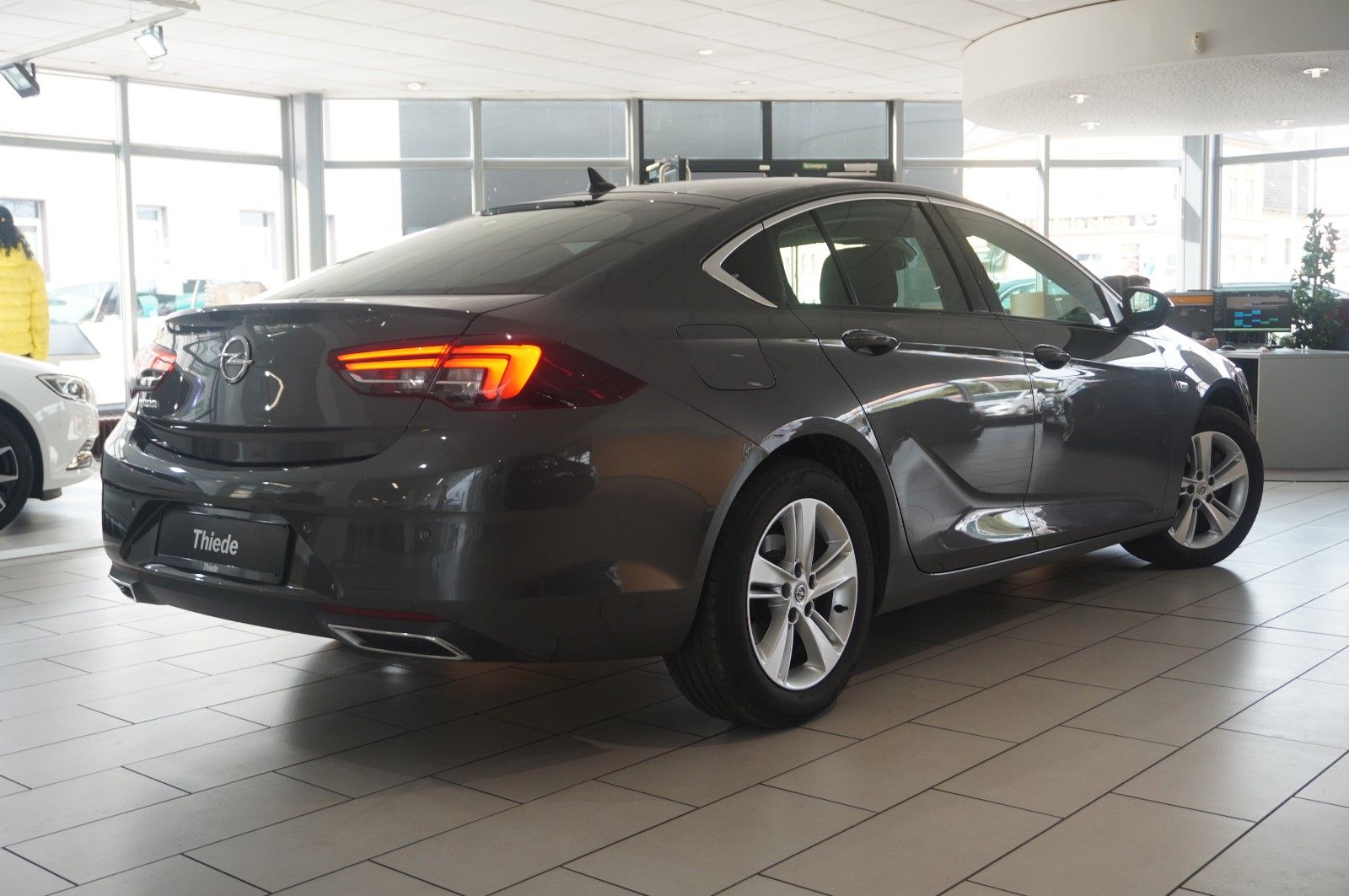 Fahrzeugabbildung Opel Insignia B GS 2.0D BUSINESS NAVI/LED/VIRT./DAB+