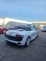 Audi 5.2 V10 Spyder FSI quattro R Tronic - Audi: R 10