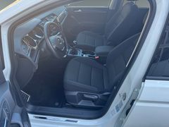 Fahrzeugabbildung Volkswagen Touran United Start-Stopp 7 Sitze Navi Sitzhe.