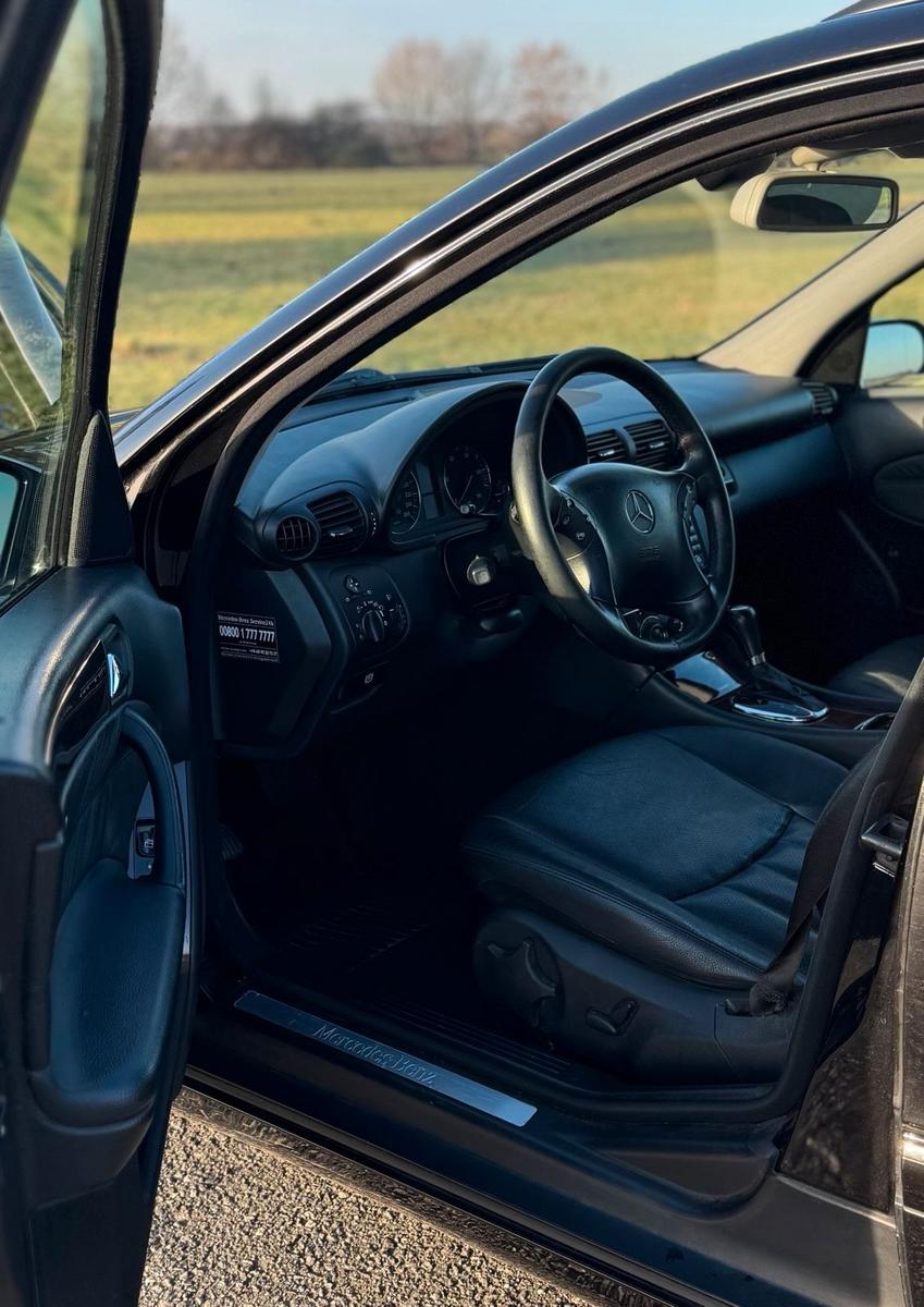 Mercedes-Benz C220 2005 — photo 13
