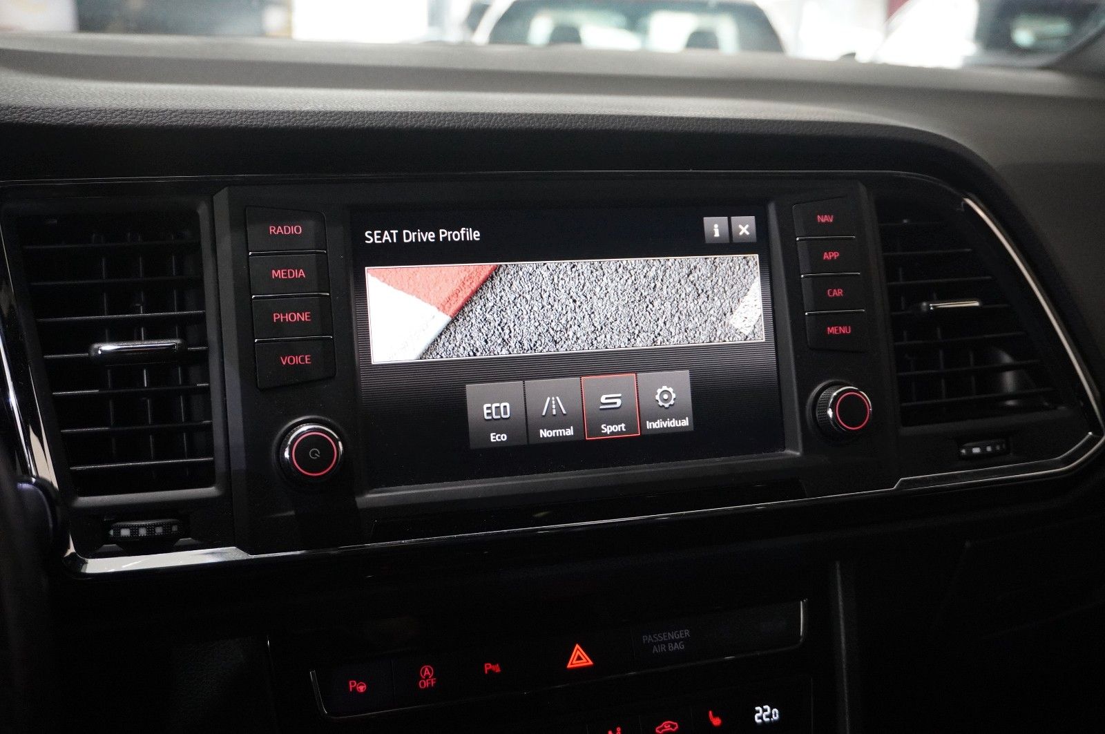 Fahrzeugabbildung SEAT Ateca 2.0 TDI FR SPORT DSG NAVI/LED/KAMERA/AHK