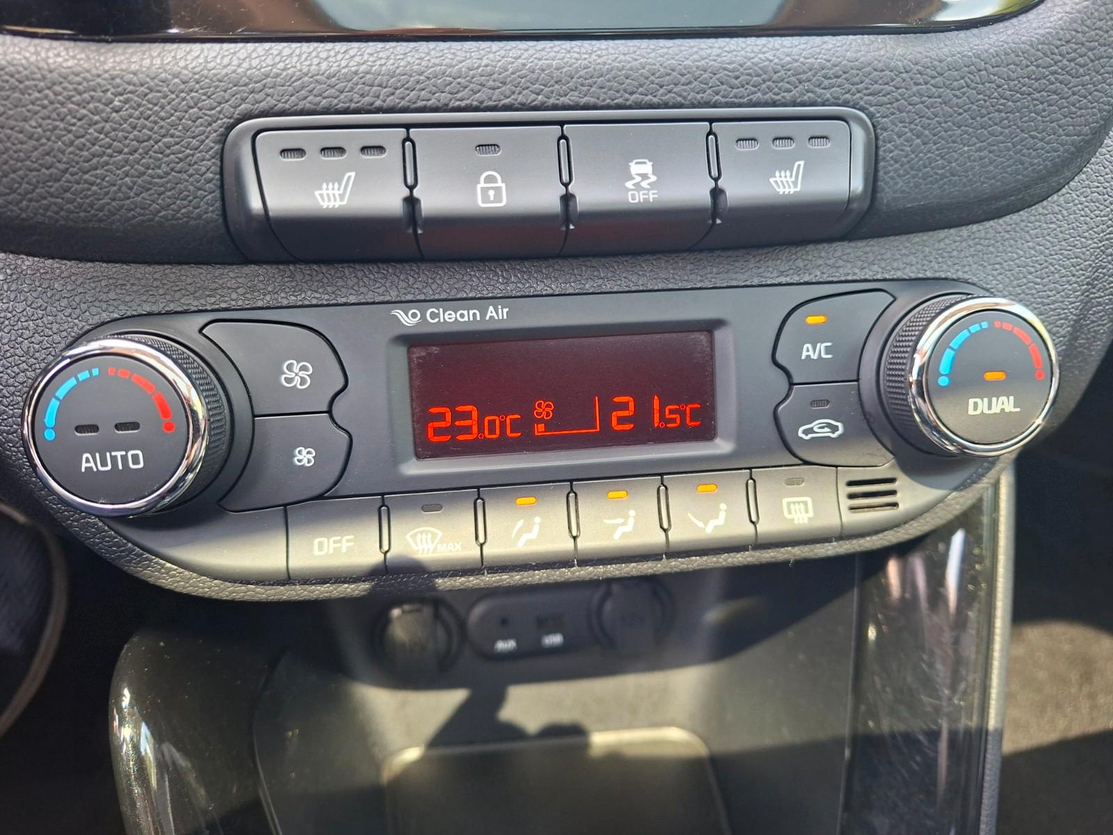Kia cee'd 2015 — photo 16