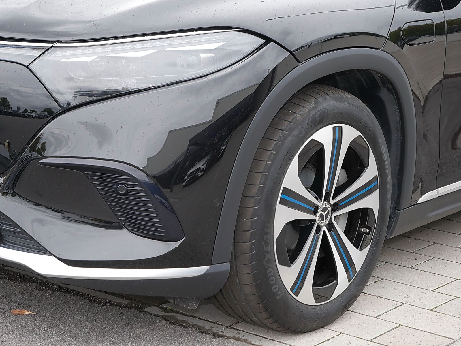 Mercedes-Benz EQS 580 4MATIC SUV MBUX Ambiente Fahrassist LED foto 4