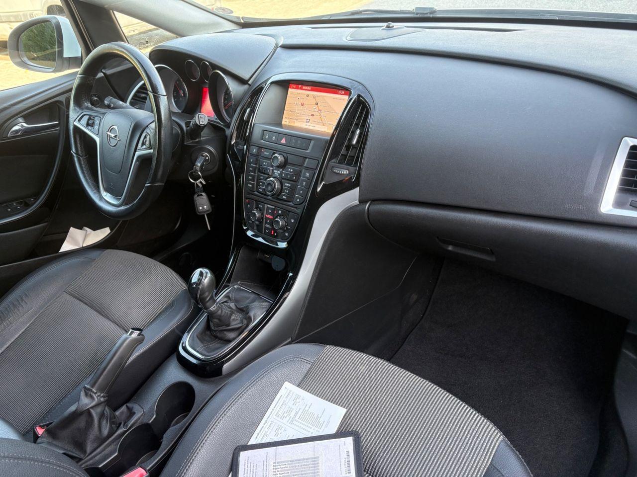 Opel Astra 2015 — photo 14