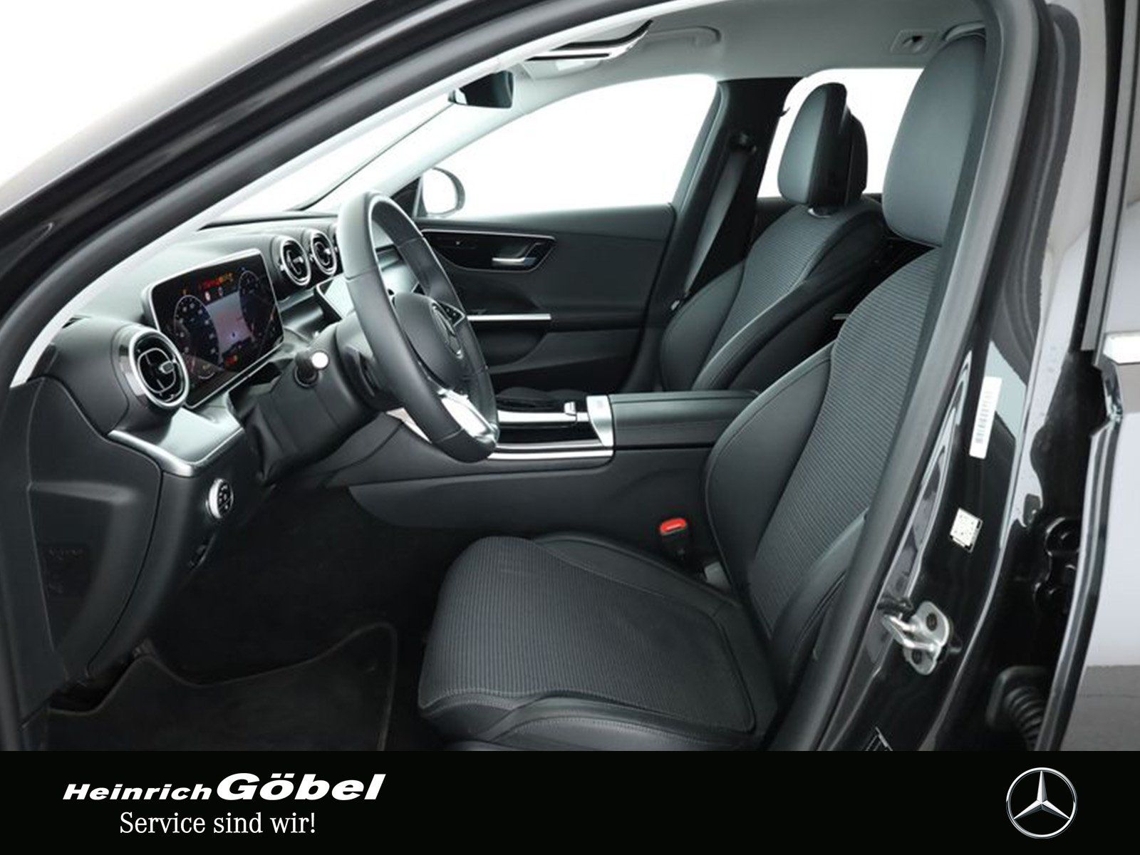 Fahrzeugabbildung Mercedes-Benz C 200 d T AVANTGARDE+TOTWINKEL+KAMERA+CARPLAY