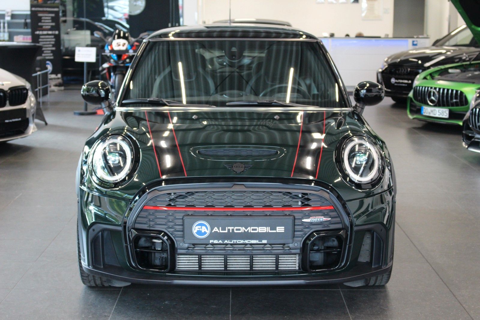 Fahrzeugabbildung MINI John Cooper Works Trim R.Kamera+Navi+AppleCar