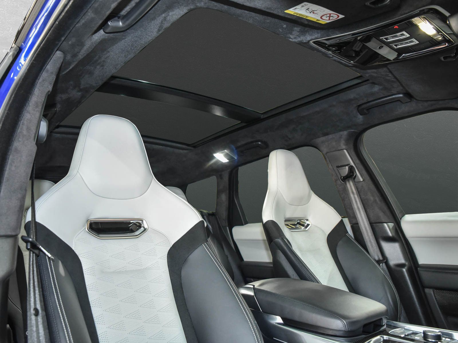 Fahrzeugabbildung Land Rover Range Rover Sport SVR - ATM mit nur 15 tkm!
