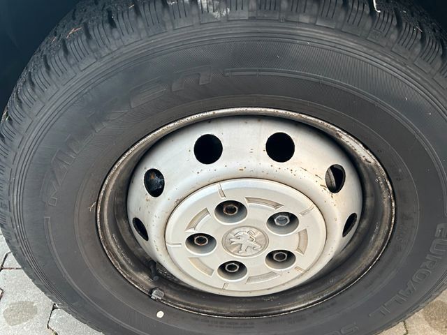 Fahrzeugabbildung Peugeot Boxer Kasten Grossraum 435 L4H3 Premium BlueHDi