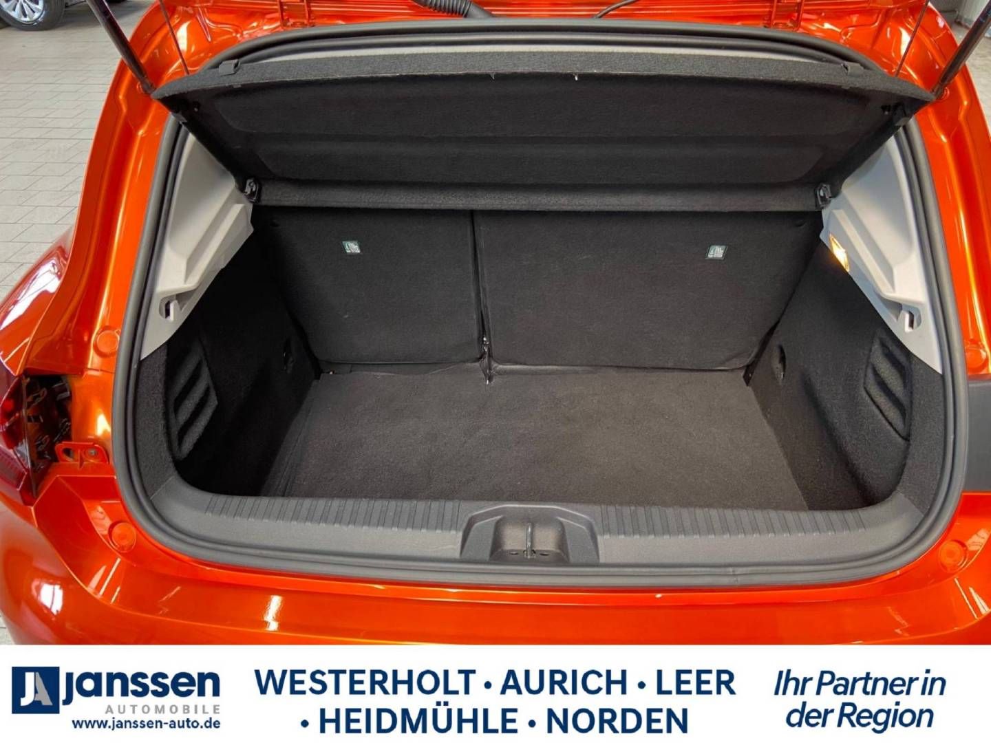 Fahrzeugabbildung Renault CLIO ZEN TCe 90