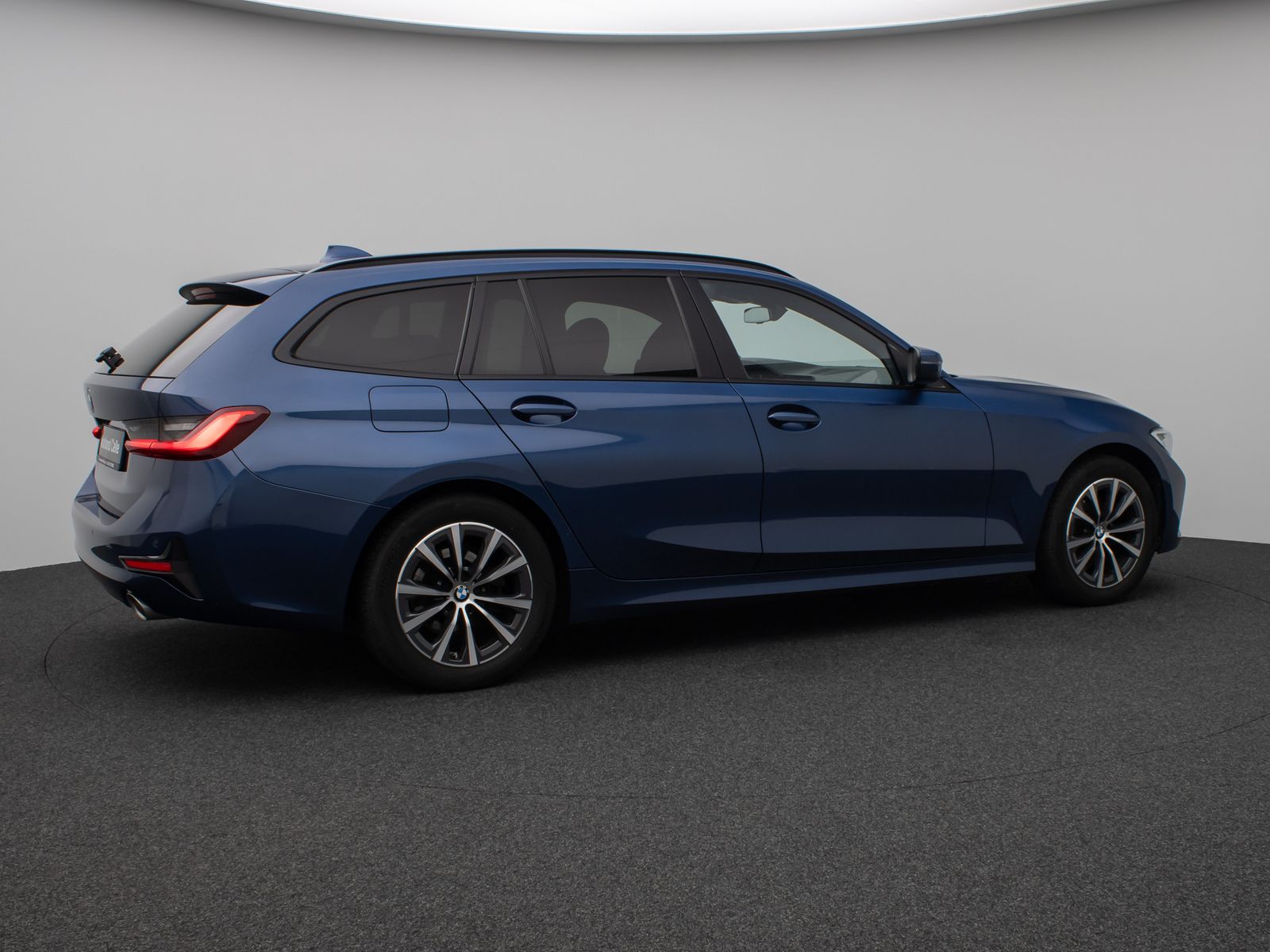 Fahrzeugabbildung BMW 320d HUD DAB CockPitPro Lordos PDC Alarm Sport
