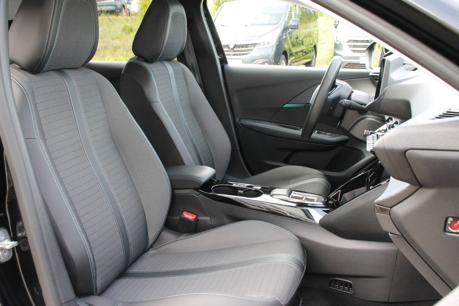 Fahrzeugabbildung Peugeot e-208 Allure Pack
