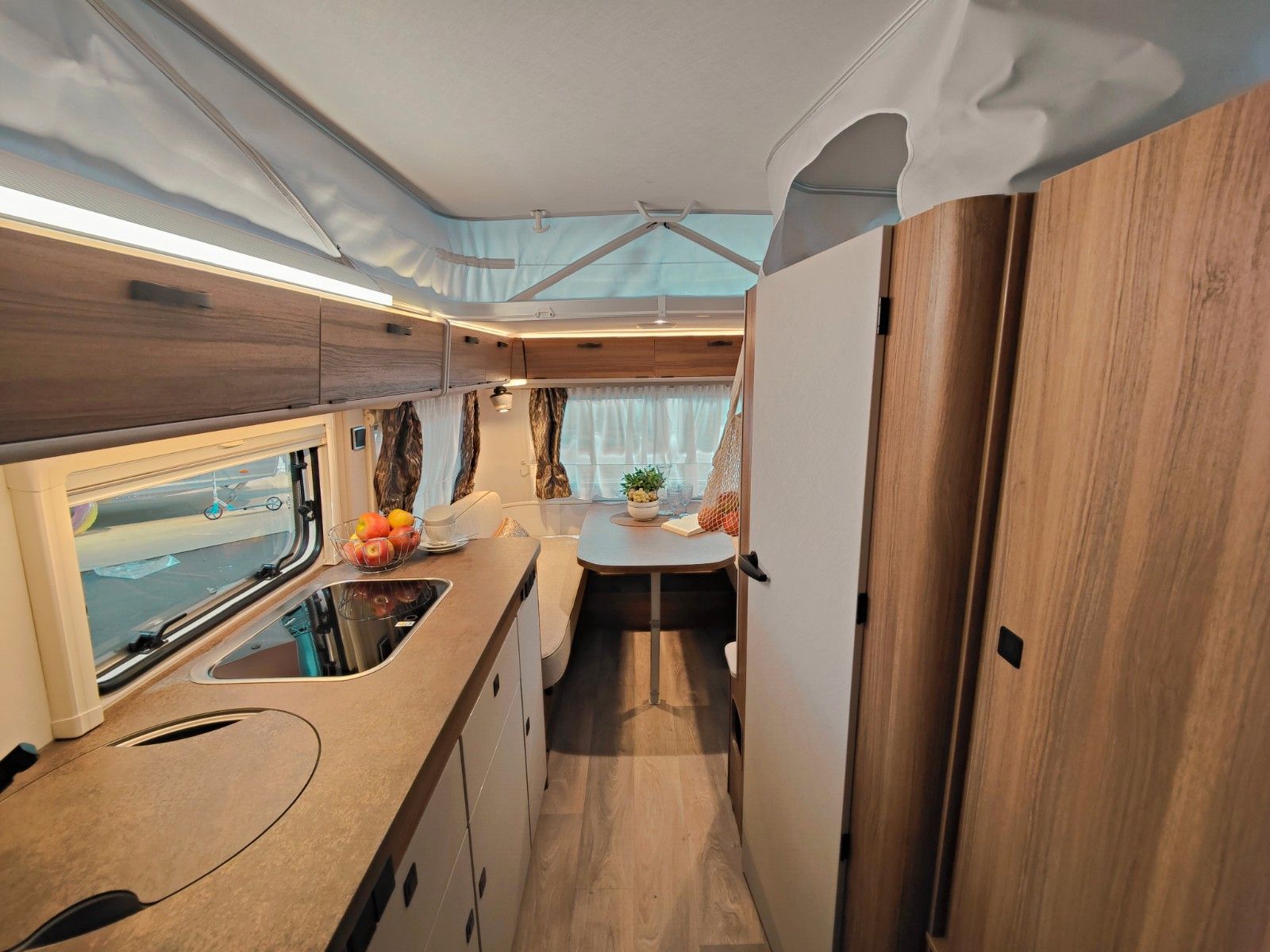 Fahrzeugabbildung HYMER / ERIBA / HYMERCAR Touring 560 Legend Urban 2026