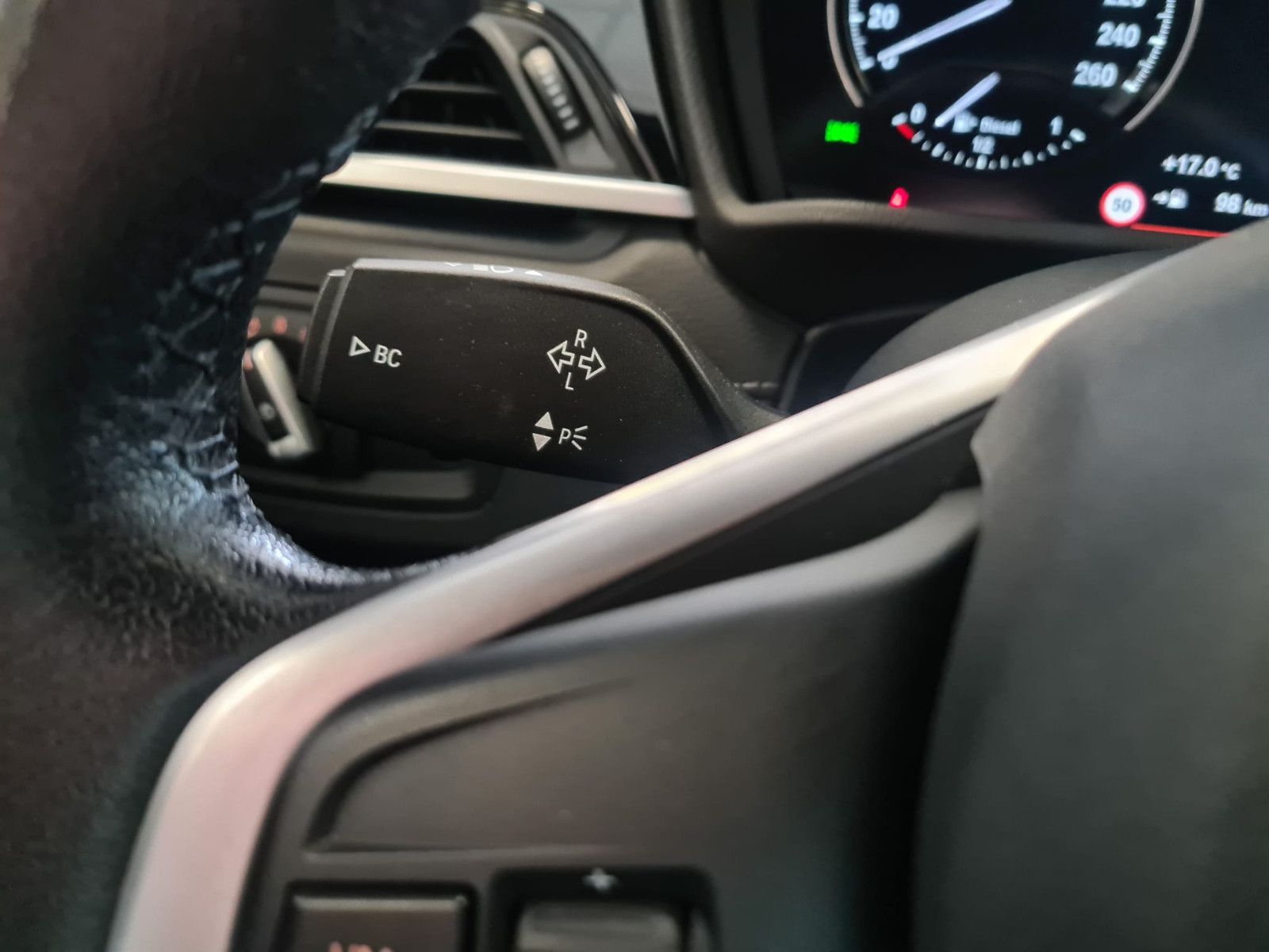 Fahrzeugabbildung BMW X2 sDrive 18 d / KAMERA / NAVI / LED