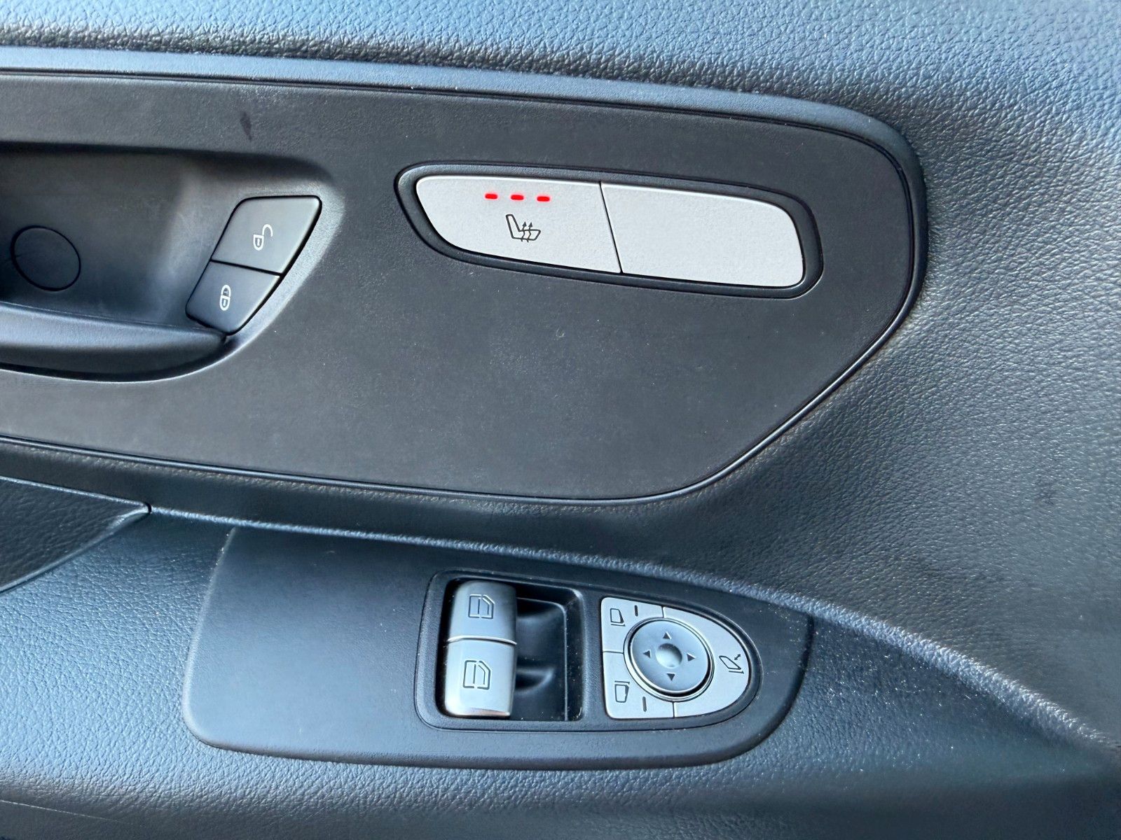 Fahrzeugabbildung Mercedes-Benz Vito 116 CDI 9G Klima Kamera SHZ