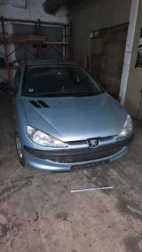 Peugeot 206 - gebrauchte Peugeot 206 aus dem Jahr 2001