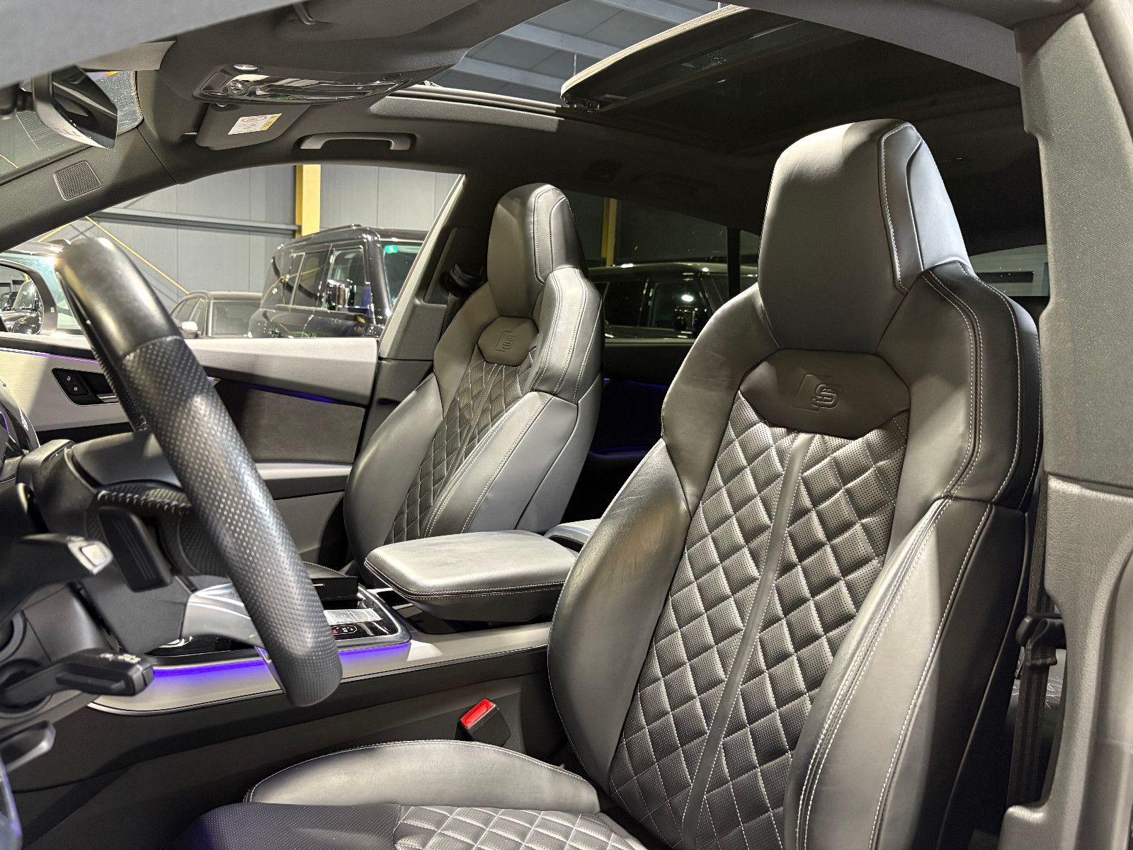 Fahrzeugabbildung Audi Q8 50 TDI quattro/PANO/NACHTSICHT/MEMORY/APPLE/