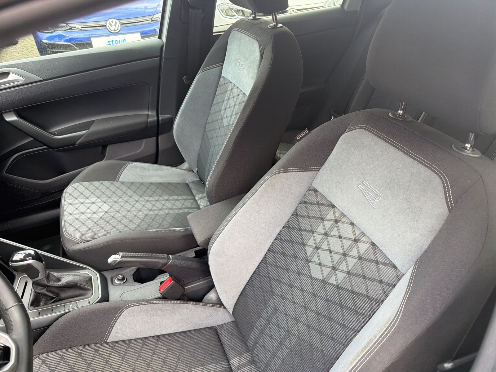 Taigo R-Line TSi DSG Apple CarPlay PANO AZV Matr