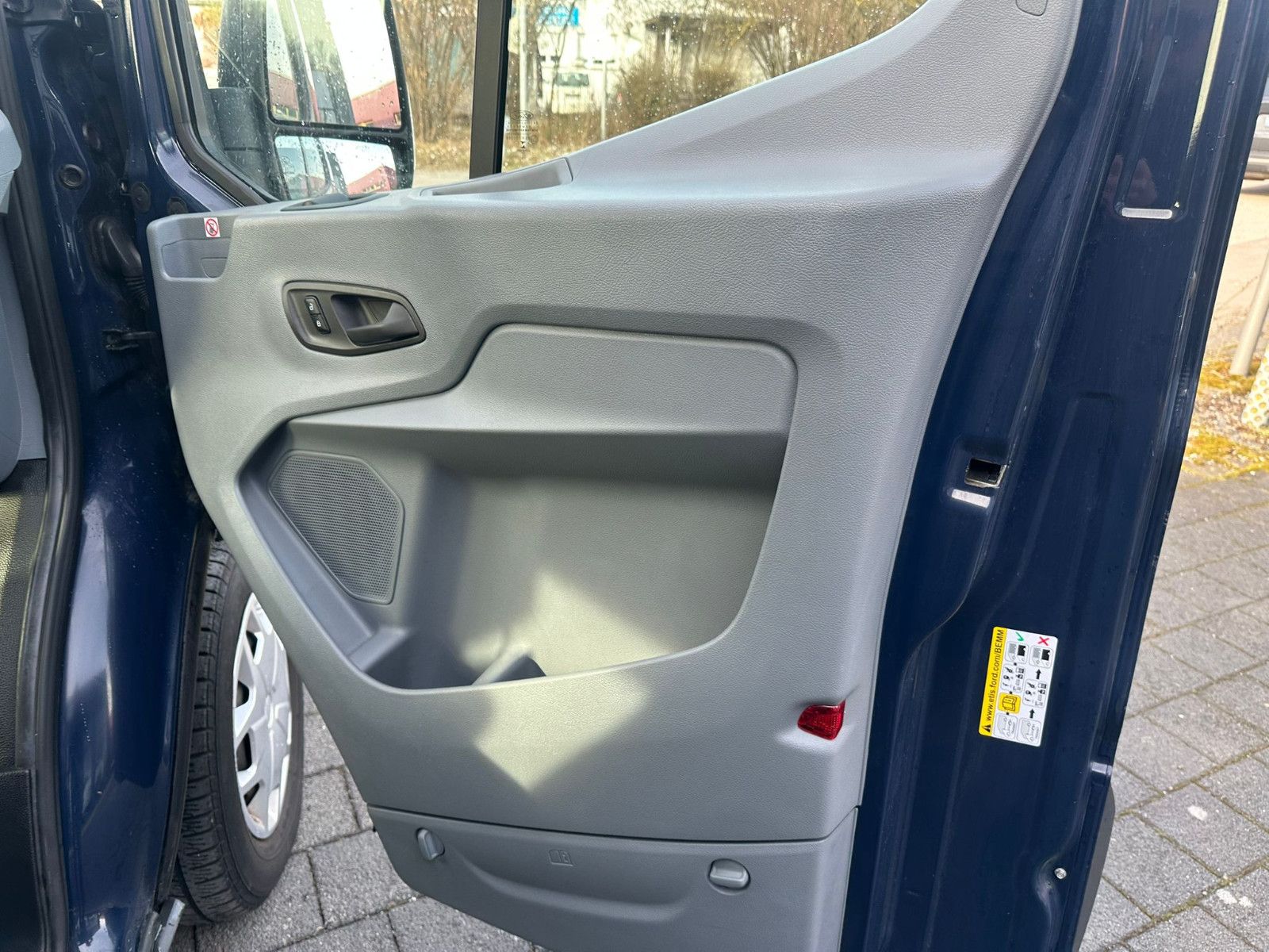 Fahrzeugabbildung Ford Transit 310 L3H2 Trend*TEMPO*KLIMA*SICHT*8-SITZE