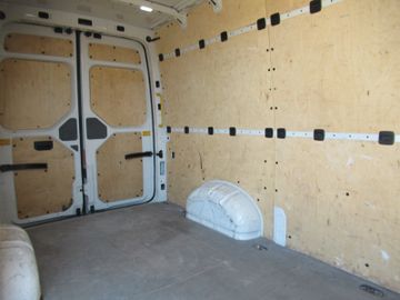 Volkswagen Crafter - 11