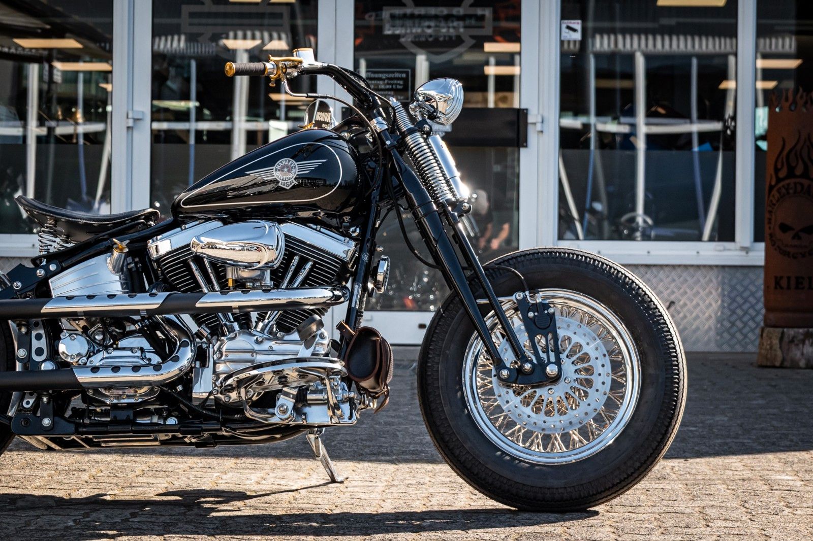 Fahrzeugabbildung Harley-Davidson Heritage Springer FLSTC 1989 Oldschool Custom