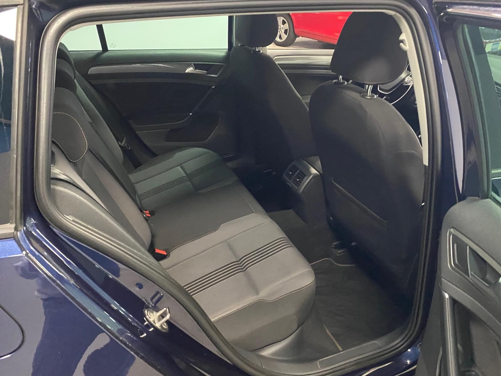 Fahrzeugabbildung Volkswagen Golf 2.0 TDI Allstar BMT KLIMA+PDC+NAVI+SITZHEIZ