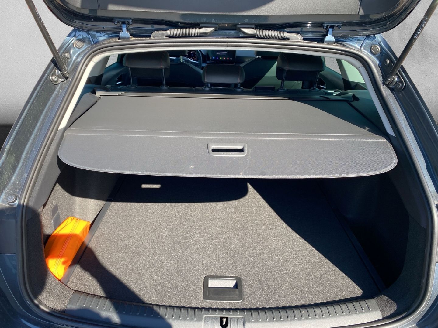 Fahrzeugabbildung SEAT Leon Sportstourer FR 2.0 TDI EU6d Navi Digitales
