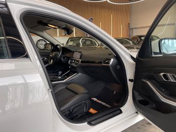 BMW 320d Sport Line *ACC*NAVI*LED*CARPLAY*DAB*