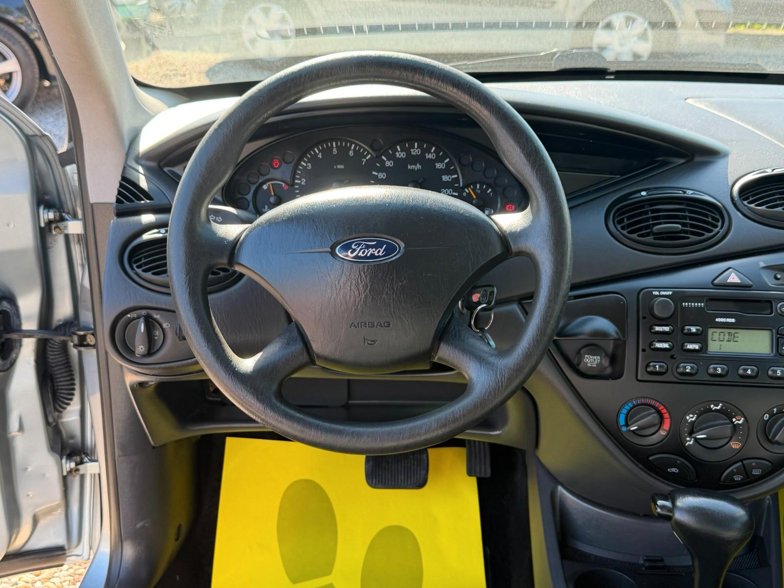 Ford Focus 2004 — photo 10