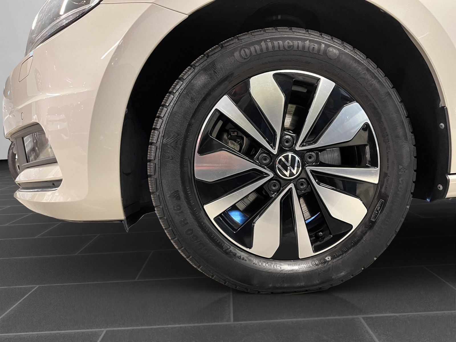 Volkswagen Touran - Bild 9