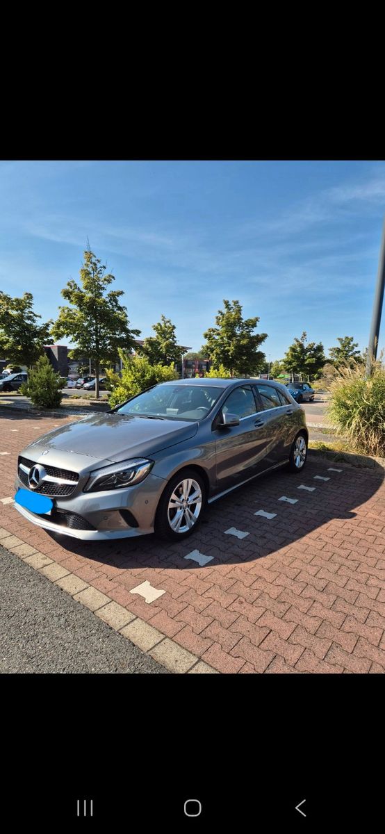 MERCEDES-BENZ A 180