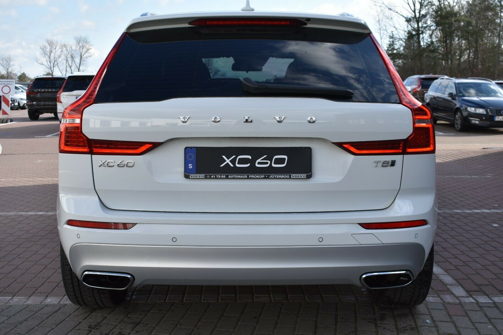 Fahrzeugabbildung Volvo XC60 T8 AWD *LUFT*STHZG*DAB*4x Sitzhzg*