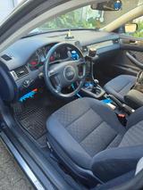 Audi A6 2.4 quattro Avant - - Audi A6 aus 2002 mit Benzin-Antrieb: Kombi, 2.4