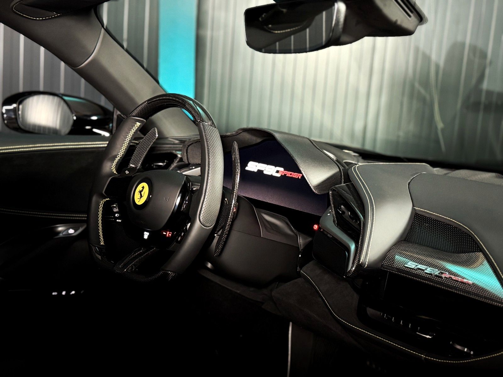 Fahrzeugabbildung Ferrari SF90 Spider + Vollcarbon + Lift + NeroDS1250