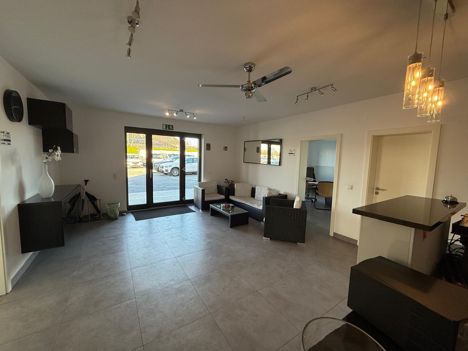 showroom-image-bottom