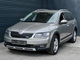 Skoda Octavia Combi Scout 4x4 Alcantara/LED/AHK/8-Fach - Skoda: Combi Scout
