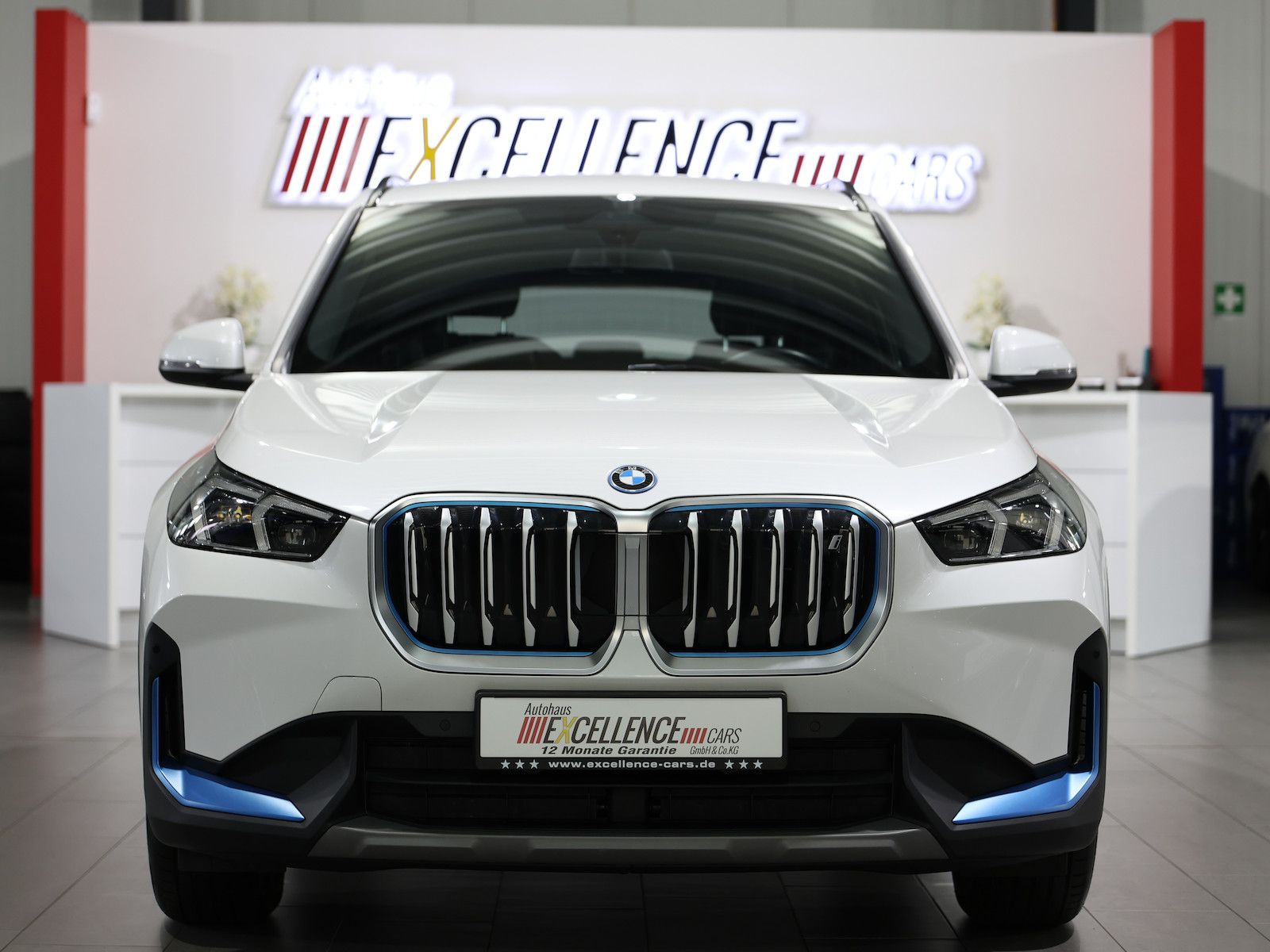 BMW iX1 30 xDrive 95,7% PREMIUM / HARMAN/KARDON, LED foto 7