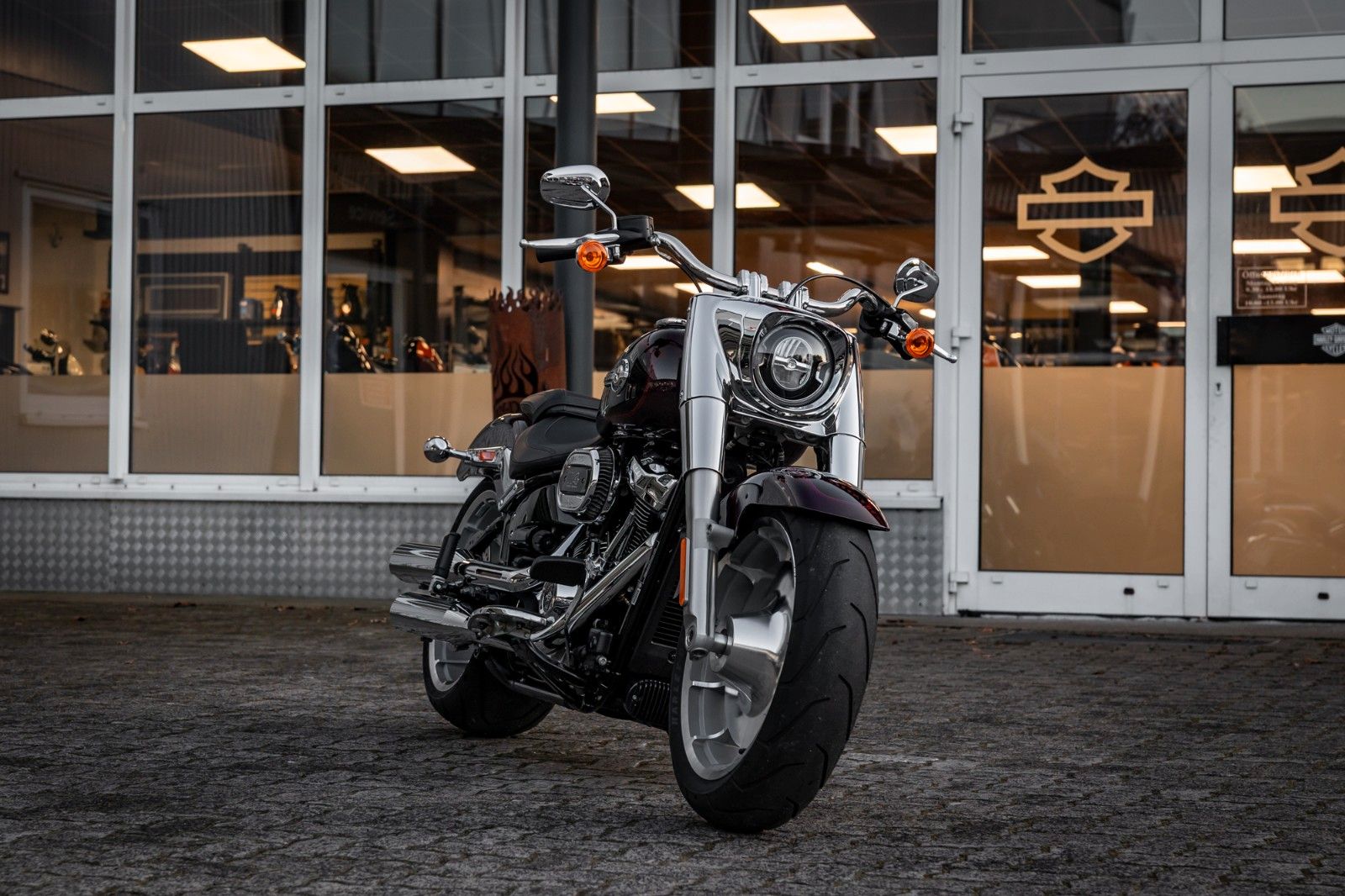 Fahrzeugabbildung Harley-Davidson FLFBS FAT BOY 114 -SOFTAIL-Midnight Crimson