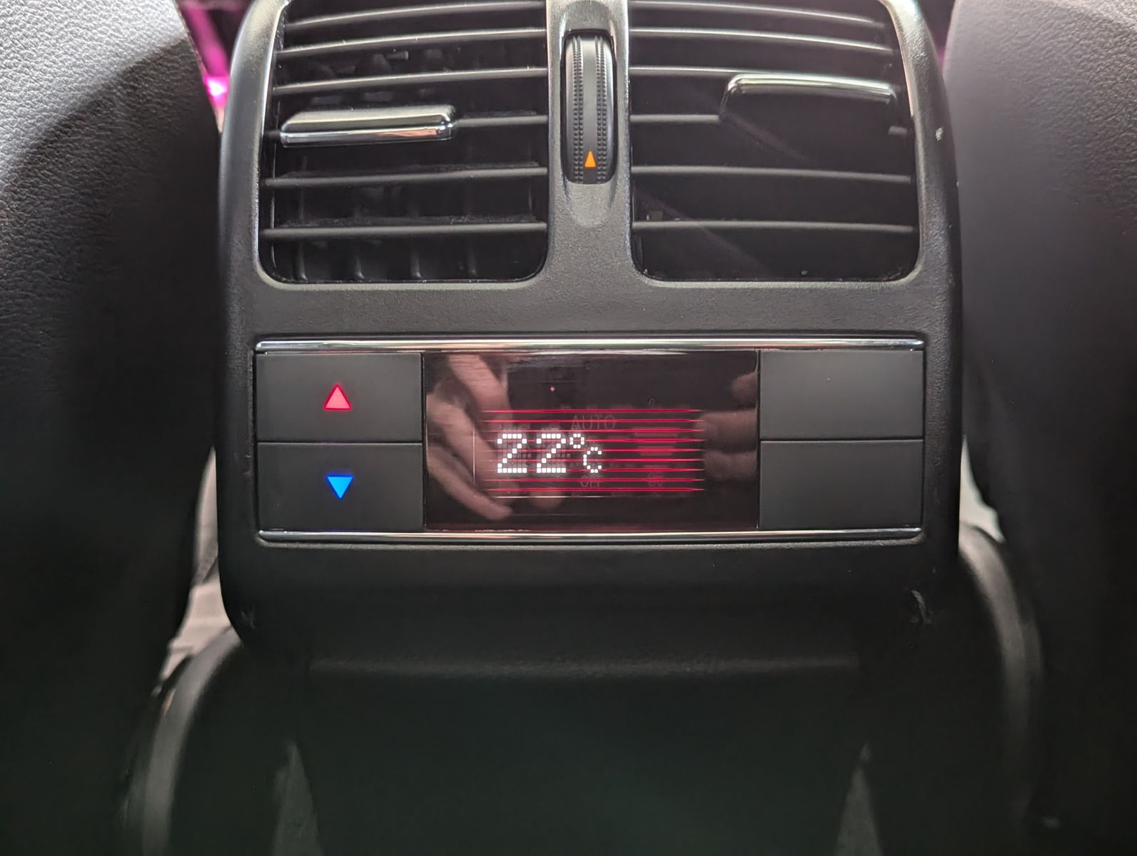 MERCEDES-BENZ E 350 CGI Ava. Memory Leder Navi Pano Sport-Fahr - Image 25