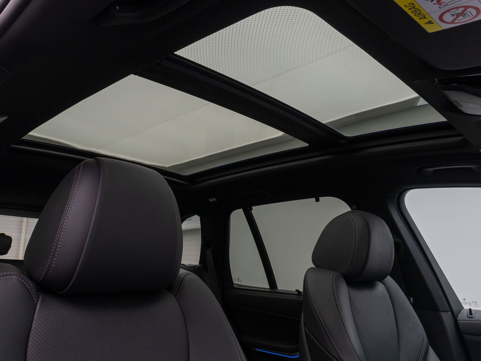 Fahrzeugabbildung BMW X5 xD45e M Sport Panorama 360°HUD DAB H/K 22Zoll