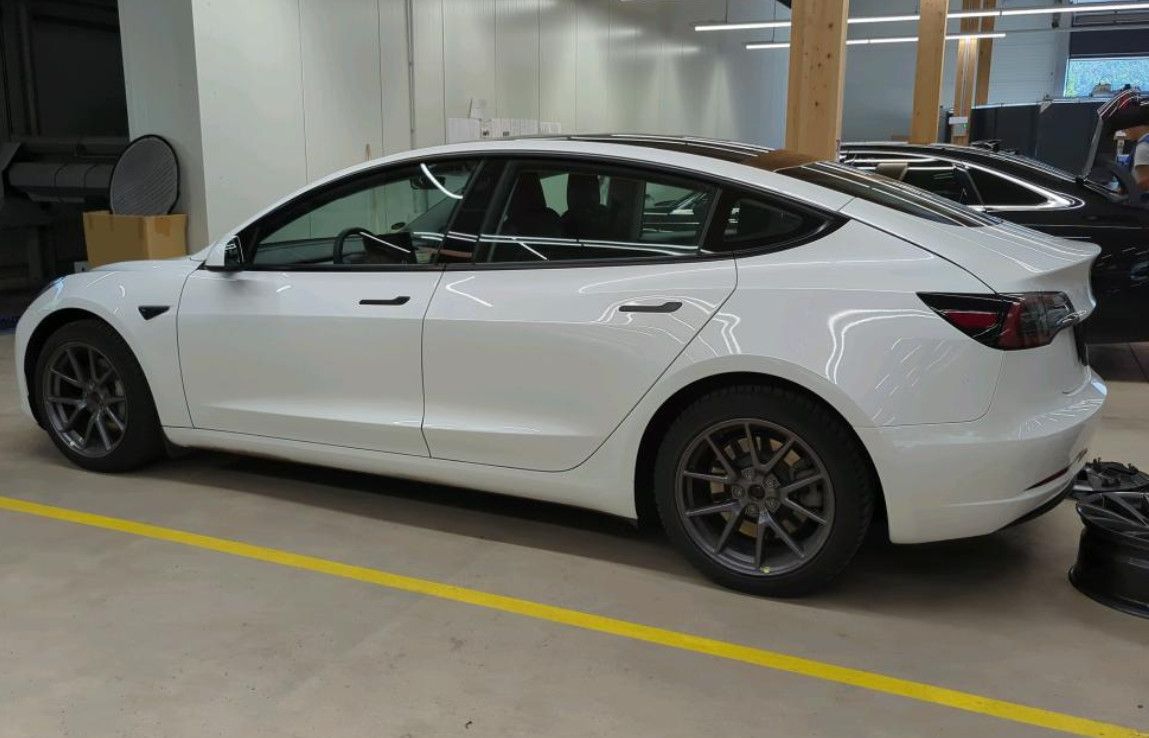Tesla Model 3 Long Range Dual AWD 8 Fach 96% SOH foto 5